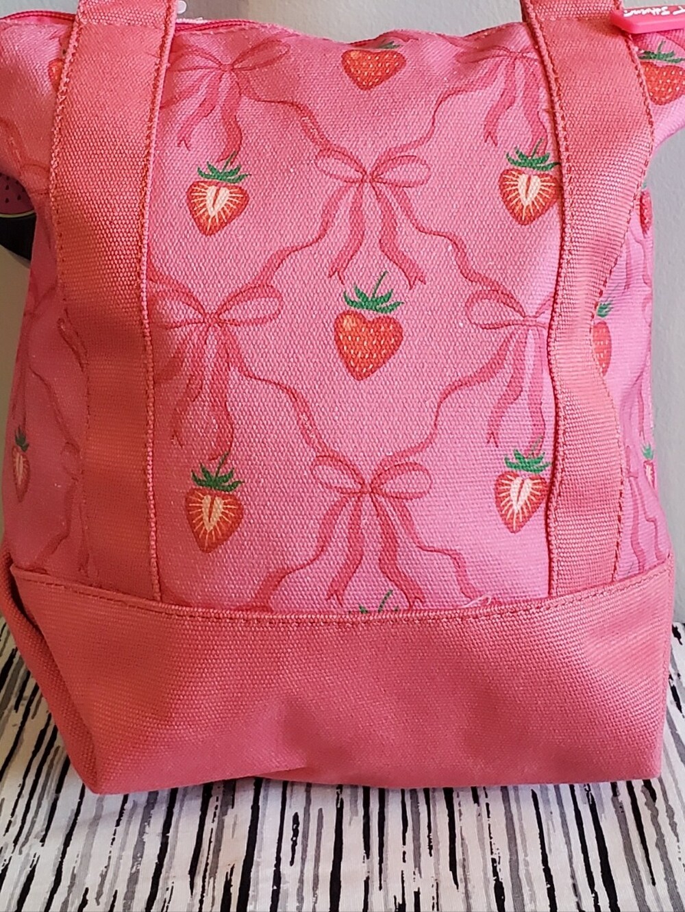 Betsey Johnson Pink Strawberry Canvas Insulated Lunch Tote - Picture 7 of 12